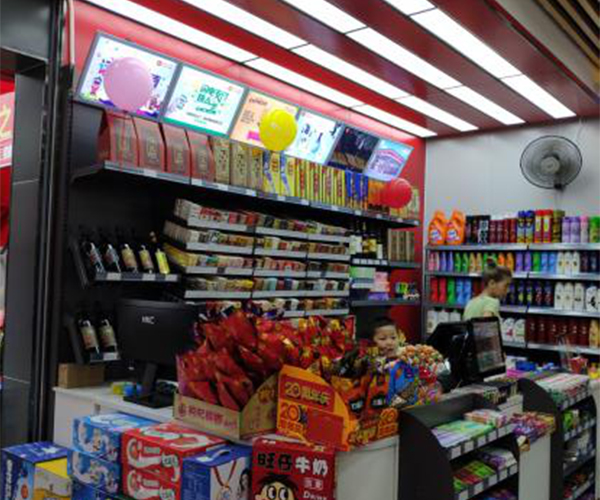 店内展示